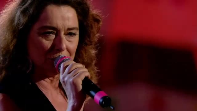 Monica Guerritore canta
